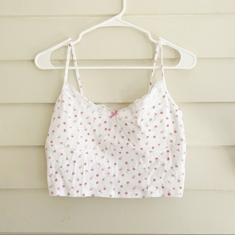 Pacsun white and pink‎ flower crop top new
